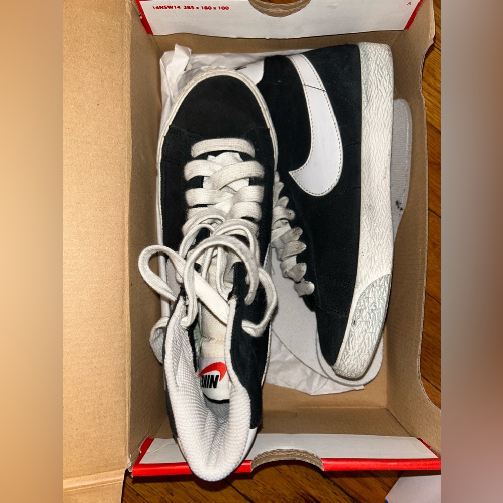 NIKE BLAZER